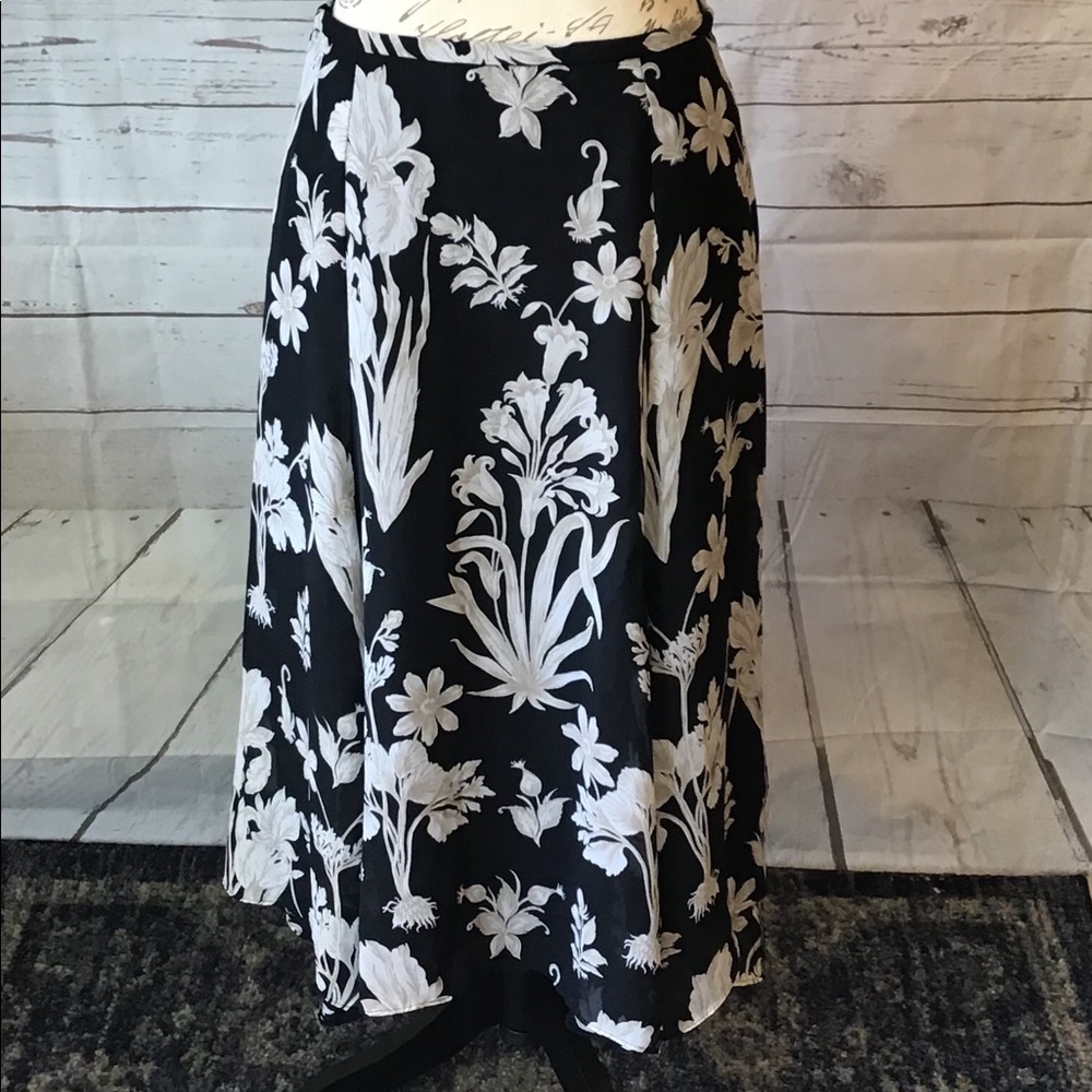 ANN TAYLOR‎ LOFT skirt floral a-line black & white sz 4 - Picture 3 of 8